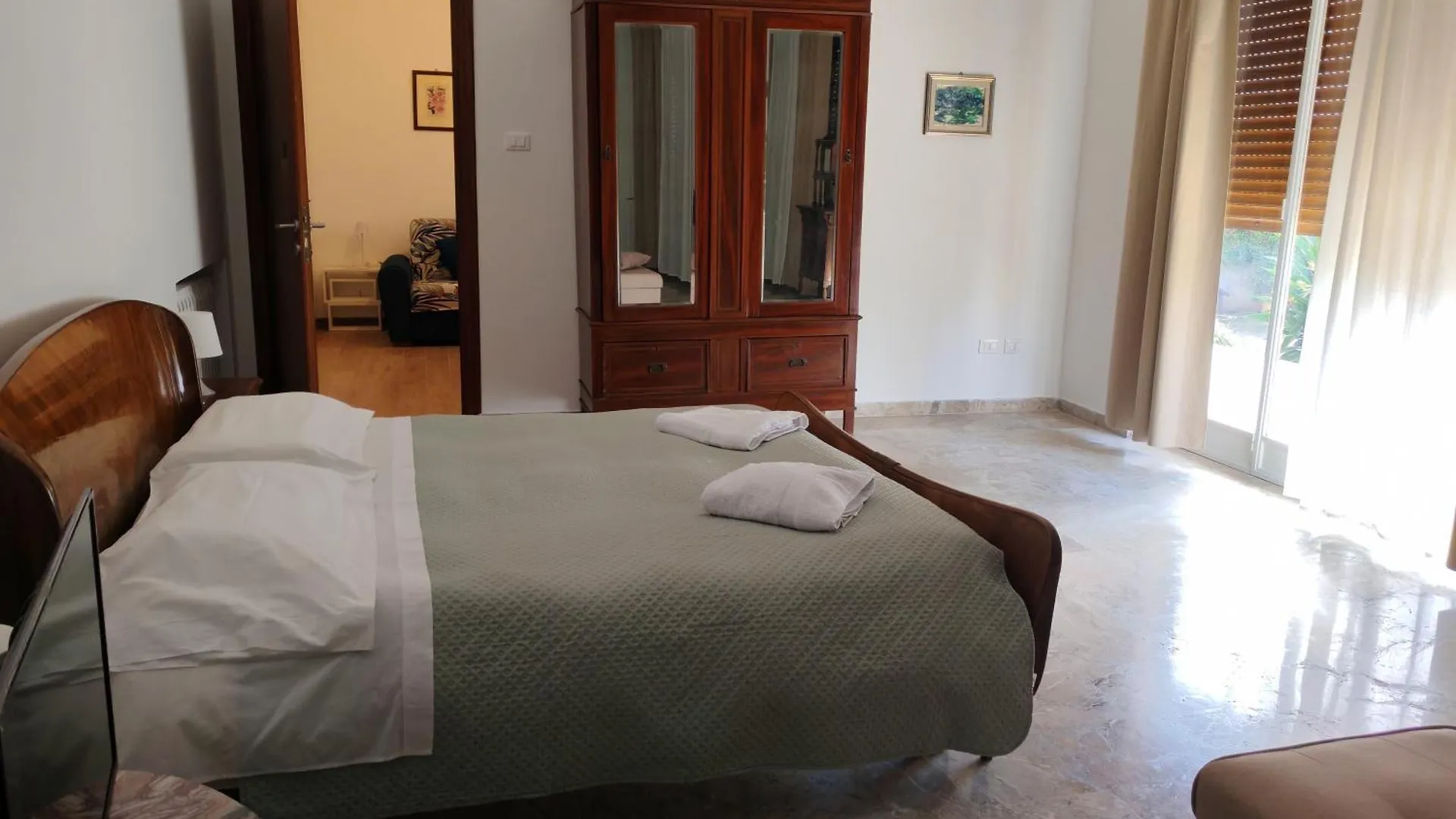 Giardino Delle Arance Luxury Rooms Palermo 0*,  Italia